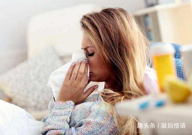 孕妇打喷嚏时，胎儿在肚子里会有3种反应，孕妈要小心呵护