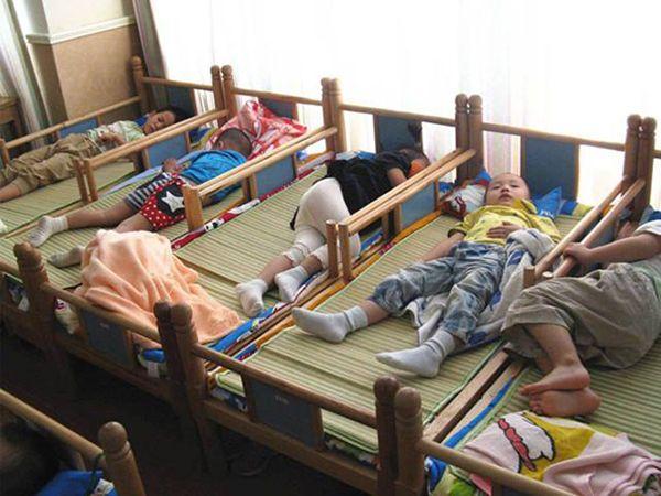孩子在幼儿园里午睡困难？那是因为这个方面做得不够好