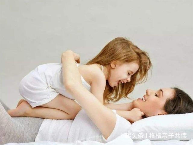 妈妈独自带俩娃，大宝调皮总骂人，没人理解内心怨恨！