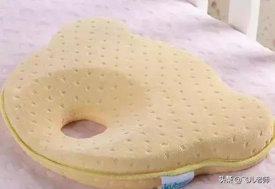 新生儿要不要睡定型枕？几个月可以用枕头？