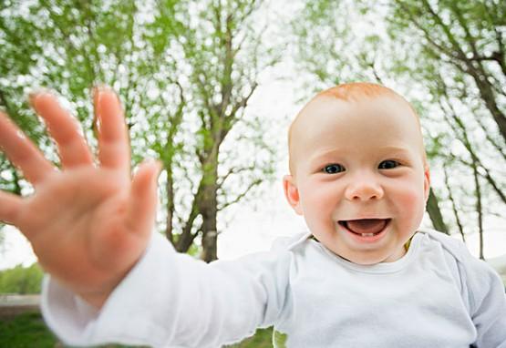 在家能说会道，一到公开场合就怂？孩子的“表达力”要这样培养