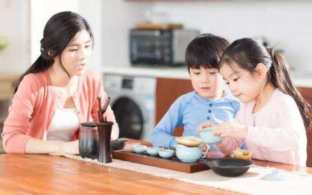 为孩子培养这些“兴趣”，开始得越早，对孩子的伤害就可能越大