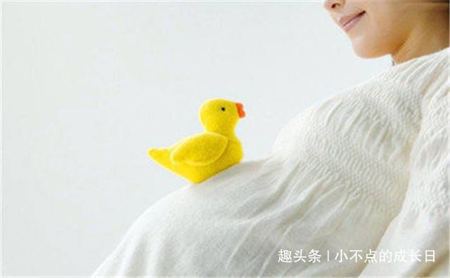 到了孕中期，孕妇上厕所时，要注意这3个事，都是为了胎儿好