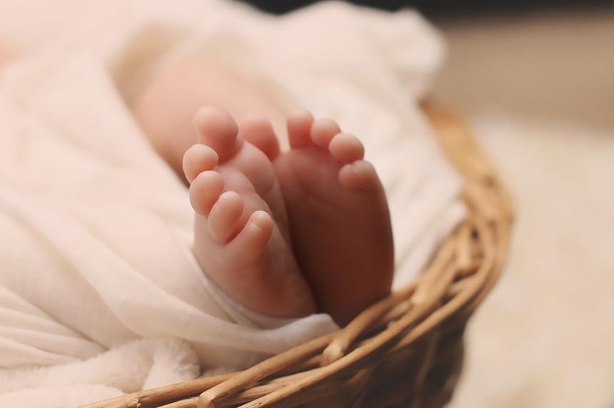防止宝宝吐奶，妈妈们都在用的7个小妙招，不妨来了解