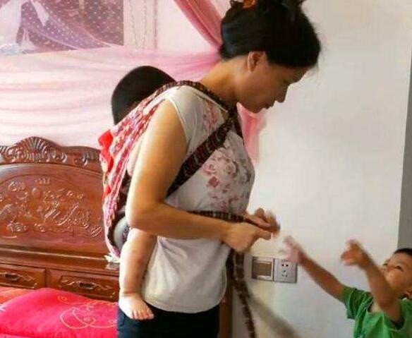 有种错觉正在二胎家庭蔓延，大宝很受伤，妈妈很无奈，早悟早好