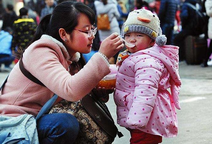 生孩子后，你想当全职妈妈，还是更想上班不带娃？你会怎么选？