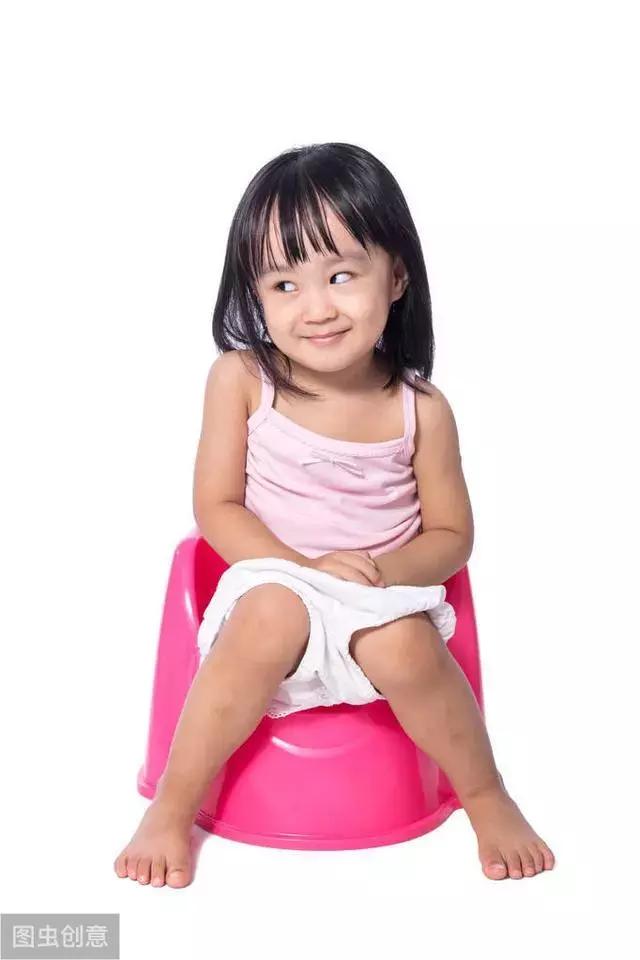 “妈妈，为什么男孩子可以站着尿尿，女孩就不可以？”妈妈神回复