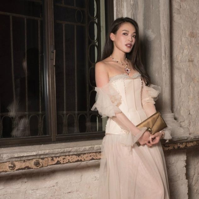 鲶鱼脸的女生适合什么发型?4种类型的发型look,让你秒变高级脸