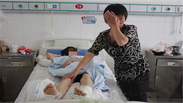 &quot;爸爸，我起不来了&quot;，4岁男孩顶嘴被父亲打，奶奶含泪报警