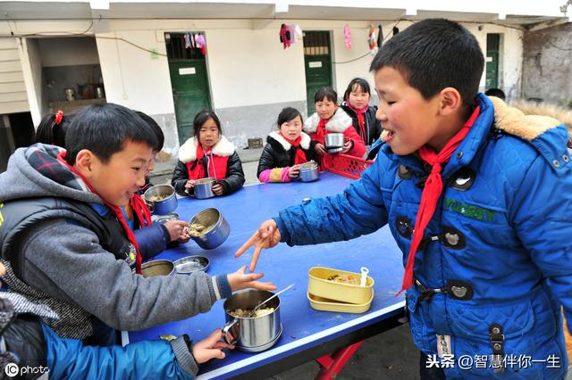 父母们如何教育孩子原谅别人呢？