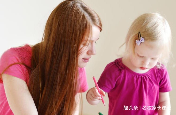 孩子爱插嘴怎么办？智慧父母用4个妙招，非常管用