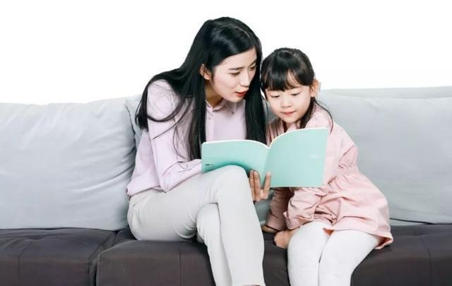 家有孩子，老人排斥陌生人夜间串门，原因不是迷信，家长也要知道