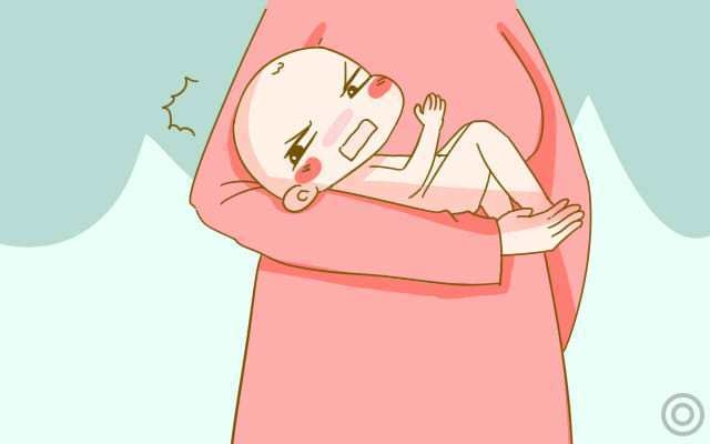 宝宝睡觉时，应不应该穿袜子？妈妈还为它在纠结么