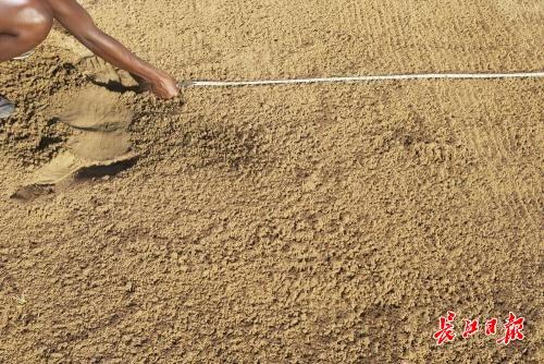 沙坑里玩完没及时清洗，5岁小伢长出一身脓疱疮