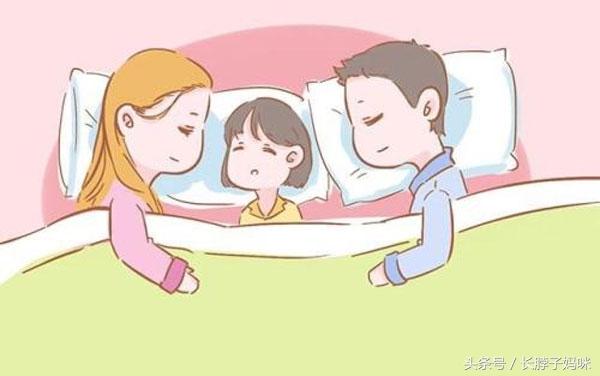 孩子跟妈妈睡还是老人睡，决定一生性格，别大意