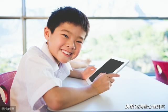 心理测试：选择一种学习用品，测孩子为何不喜欢和你谈心