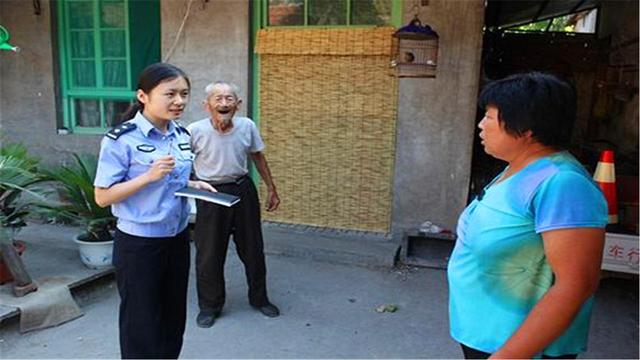爸爸姓&quot;日&quot;，想让女儿随母姓，爷爷不同意，取名后家人开怀大笑
