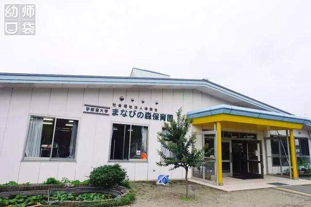 这所日本幼儿园，2岁孩子光脚学擦地却收获千万家长好评？