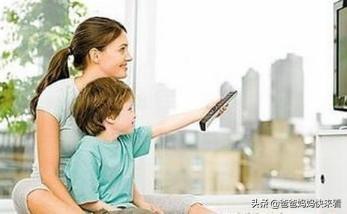 担心孩子沉迷网络，不给看电视玩手机？正确方法是这四个步骤引导