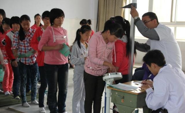 女孩子来月经的年龄，关系到长身高，别早于这个年龄的好