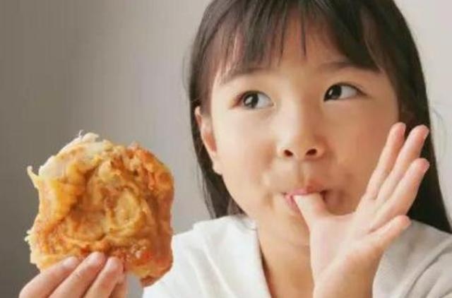 女孩子来月经的年龄，关系到长身高，别早于这个年龄的好