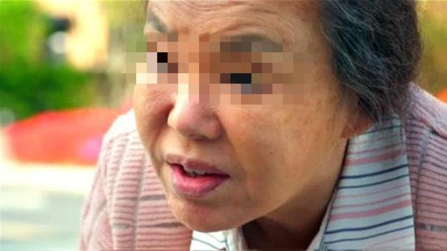 4岁儿子玩滑梯撞到3岁女孩，对方奶奶大骂不止，妈妈这样反驳