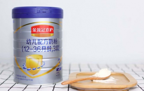在婴幼儿配方奶粉中,伊利金领冠睿护奶粉“拔得头筹”!