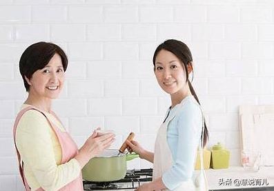 儿媳妇生孩子，婆婆应该给钱吗，一般家庭给多少呢？