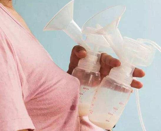 回归职场的宝妈，怎么母乳喂养？8个挤奶存奶技巧上班育儿两不误