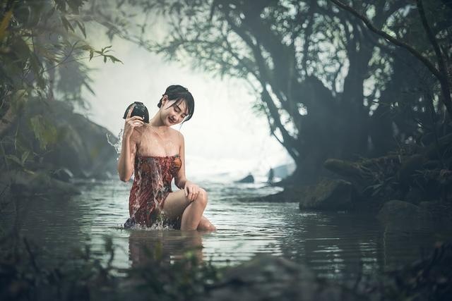 大人洗澡宝宝爱偷看如何应对？