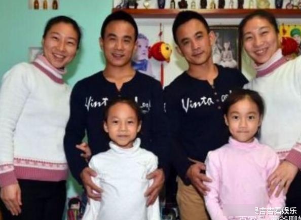 双胞胎兄弟娶了双胞胎姐妹, 婴儿出生时, 让人有些尴尬了