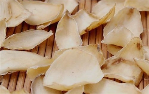 天冷干燥,多吃些润肺生津,补养气血的食物