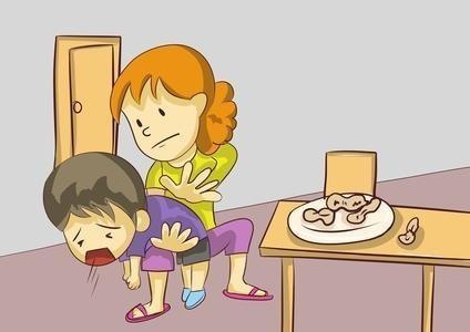 6岁男孩商场吃面包发生意外，家长注意几要点，防止悲剧发生