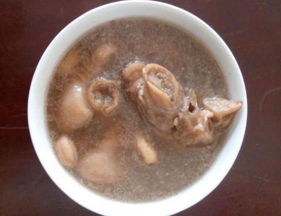 产后奶水少，还在喝猪蹄汤？这4样清淡食物，下奶快，不易发胖