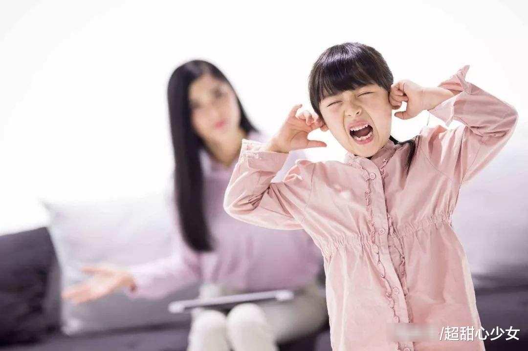 “妈妈，给我拿……”，这是孩子还是祖宗？该用这招“治治”了！