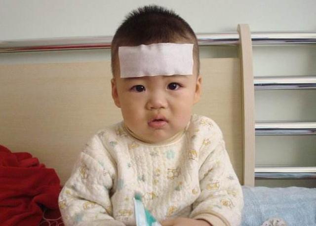 孩子发烧时，你还给孩子吃鸡蛋？这3种食物，可能会影响孩子退烧
