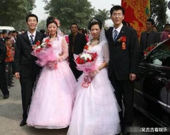 双胞胎兄弟娶了双胞胎姐妹, 婴儿出生时, 让人有些尴尬了