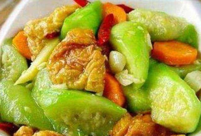 孕妈在怀孕期间，4种常见食物要舍得多吃，或助你长胎不长肉