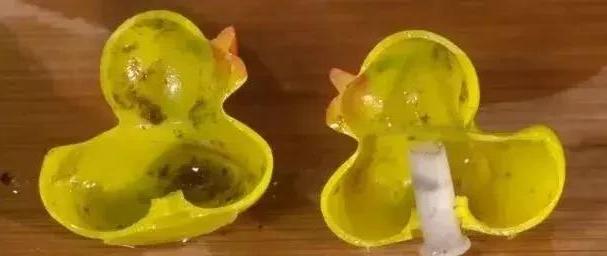 孩子洗澡时放着玩具，孩子却再也没有醒来，网友：赶紧丢了