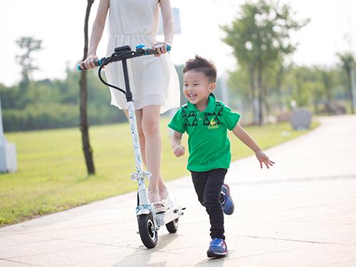 为什么要给孩子买滑板车，这三大优势，别的玩具比不了