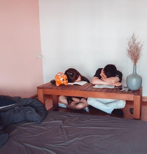 为什么午觉越睡越累？不睡又崩溃？睡午觉的正确打开方式在此