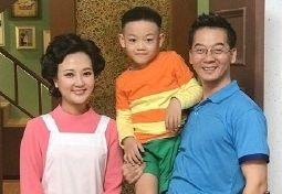 夫妻都是单眼皮，孩子双眼皮，宝爸怀疑自己被绿，被网友教育了