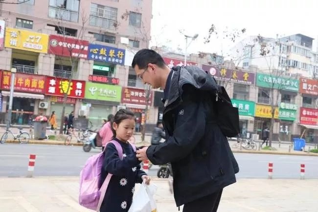 必读｜爸爸是否有效参与到孩子的成长，关键看这三点