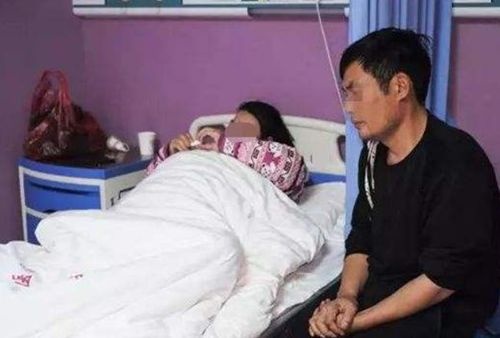 51岁妈妈不顾劝阻，跟风拼二胎，孩子出生后，自家和亲都家乱套了