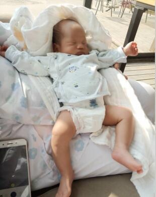 宝宝该如何正确睡姿？