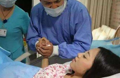 怀孕34周胎儿突然早产，看夫妻俩的脸色，顿时明白啥原因