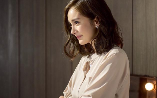 女性是否生过孩子，从这两个部位就能看出来了，根本遮不住