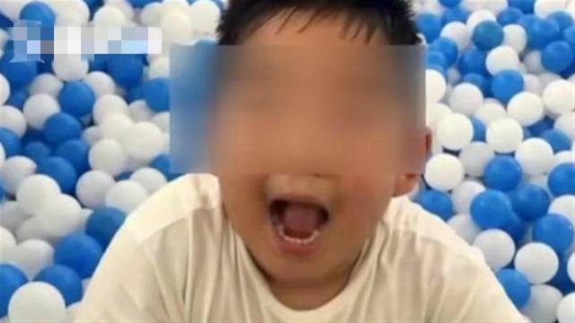 商场店员好心给6岁男孩面包，孩子吞下后窒息，最终没能抢救过来