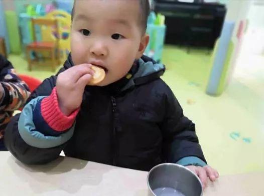 7岁男童查出肠癌，劝你：3类肉别喂孩子吃，长大后要责怪你