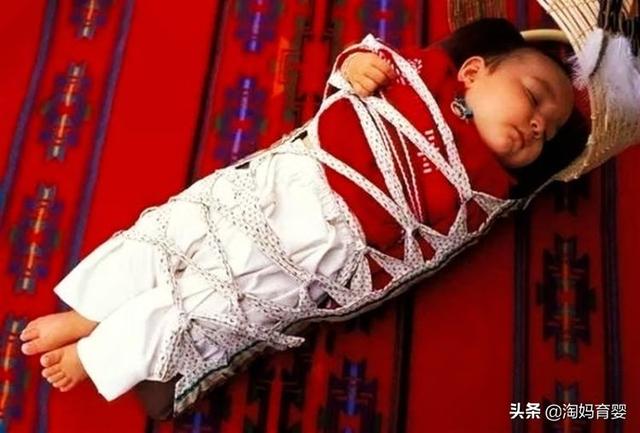 想让孩子拥有一双大长腿？家长的这种陋习真的不能再有了
